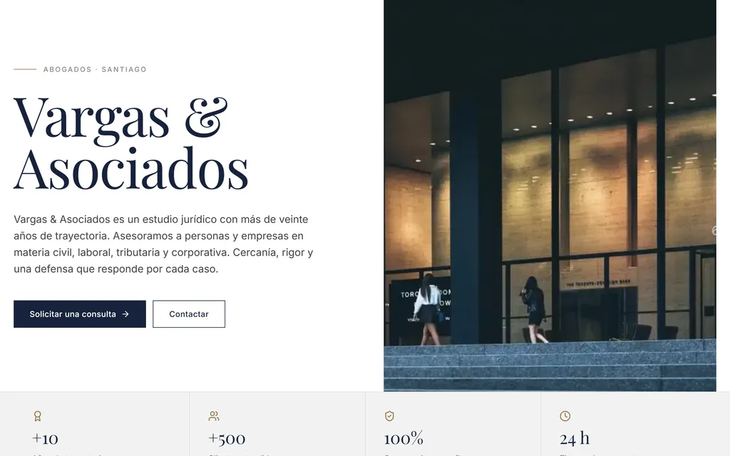 Plantilla Clásico — así se ve un sitio de estudio jurídico